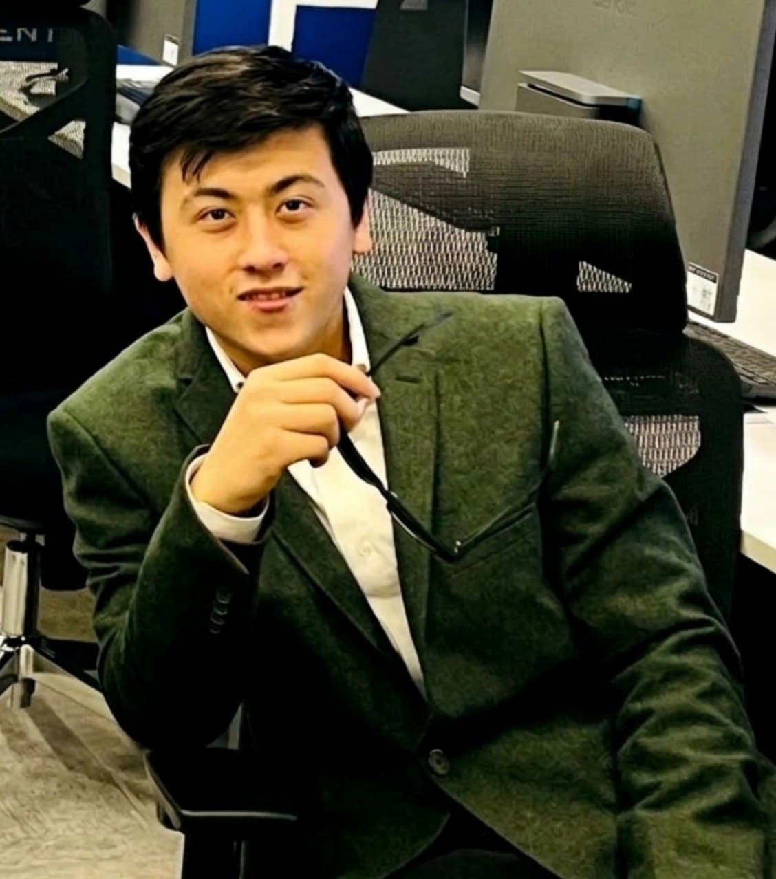 Ravshanbek Abdusattorov portrait